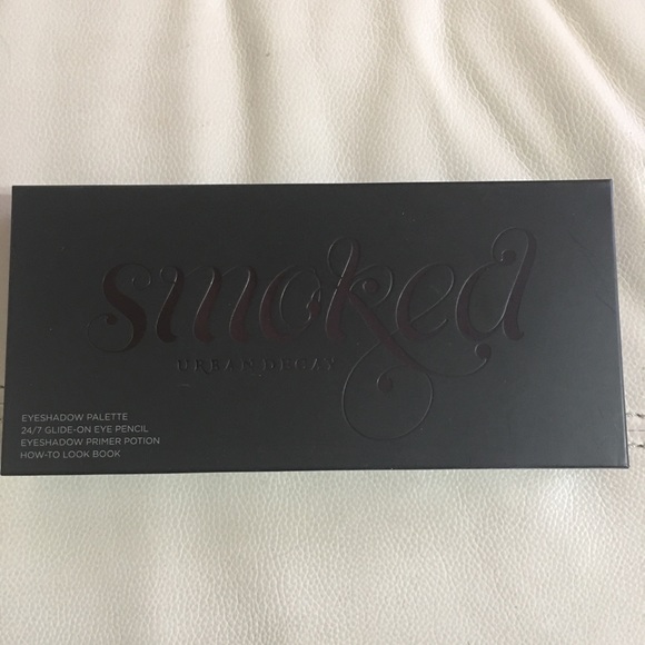 Urban Decay Smoked Palette - Picture 2 of 8
